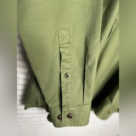 LL Bean BeanFlex® Twill Shirt, Traditional Untucked Fit, Long-Sleeve S REG Green - Picture 4 of 12